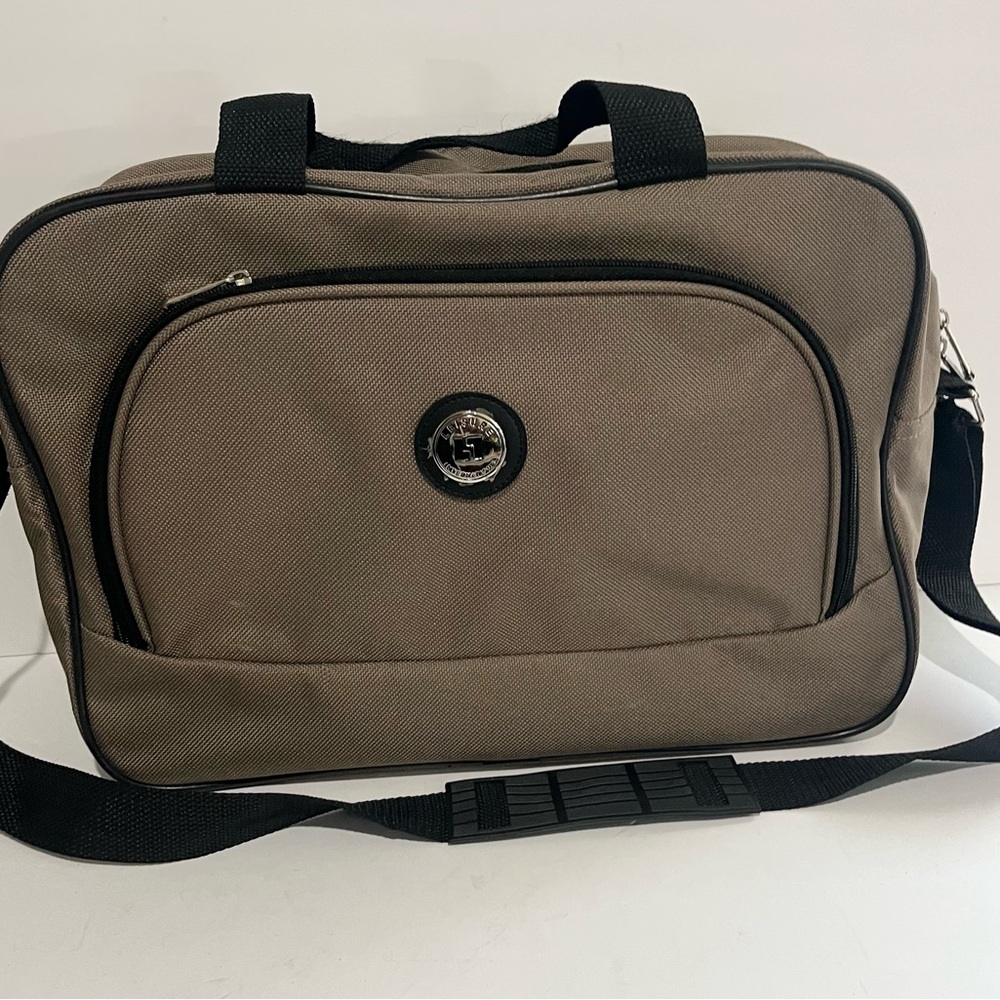 Leisure International Luggage tan Canvas Cosmetic Toiletry Travel Bag‎ EUC